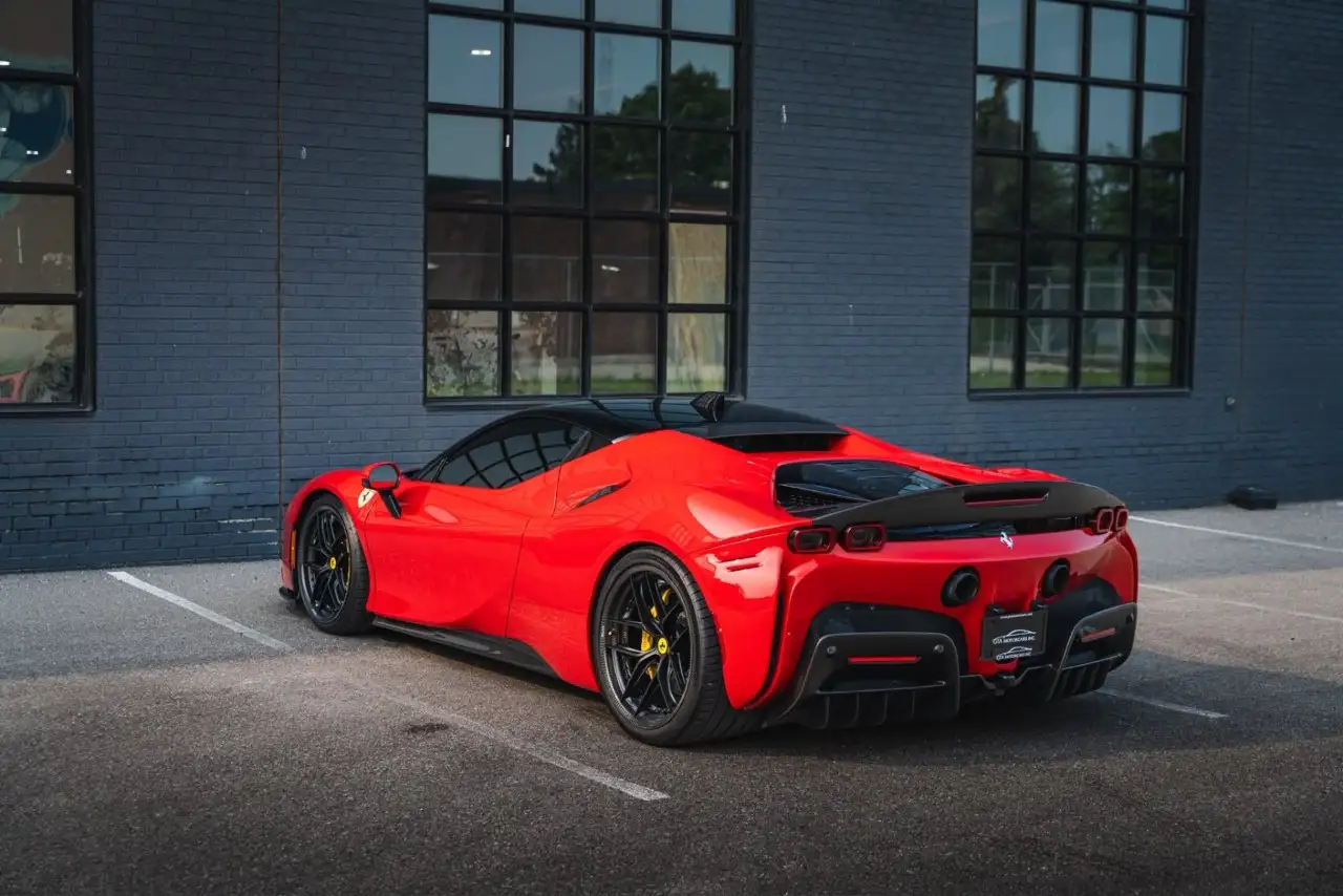 Ferrari SF90 Stradale - Image 18