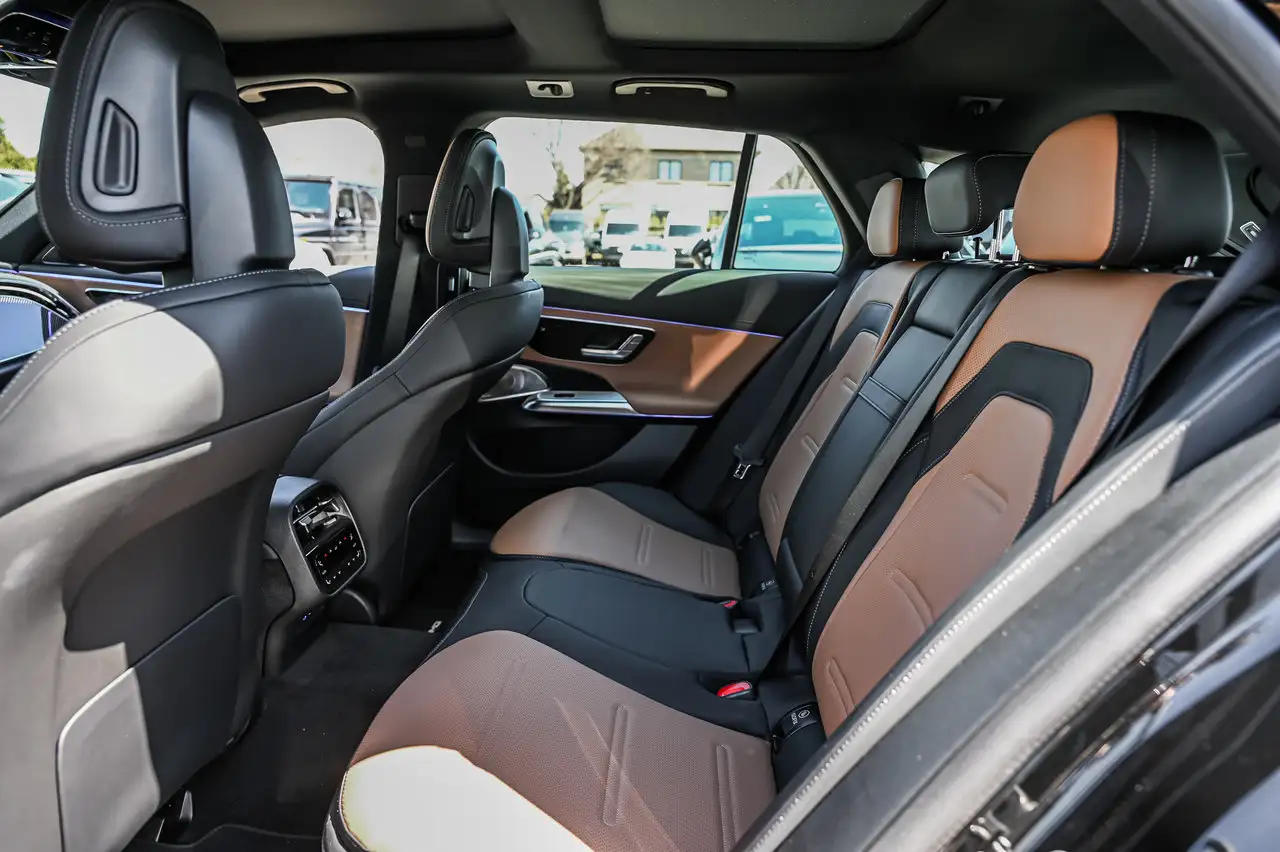 Mercedes-Benz E-Class - Image 18