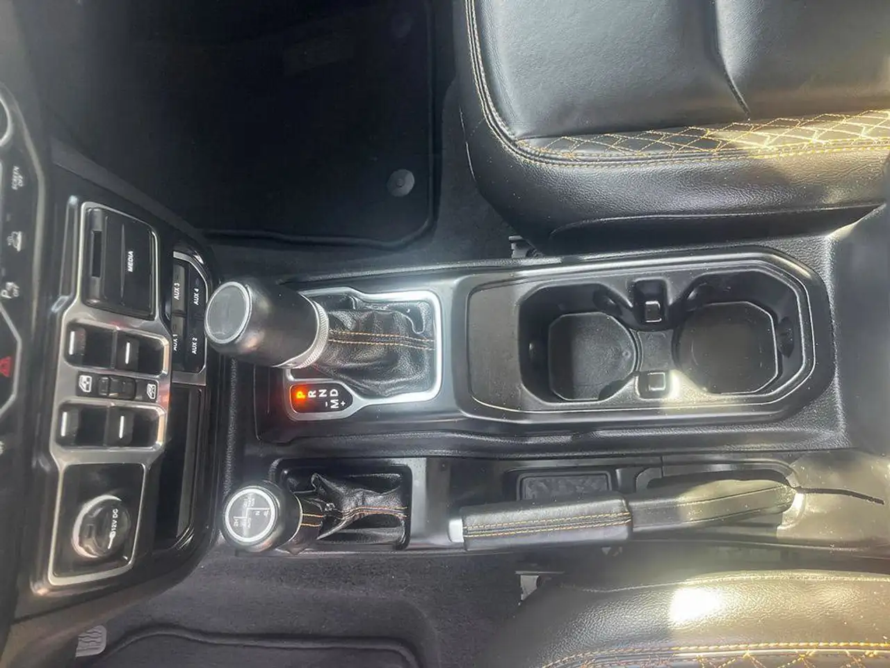 Jeep Wrangler - Image 18