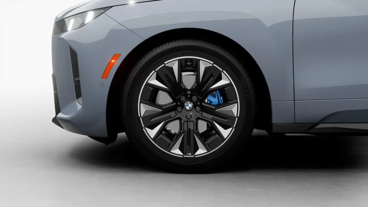 BMW iX - Image 7