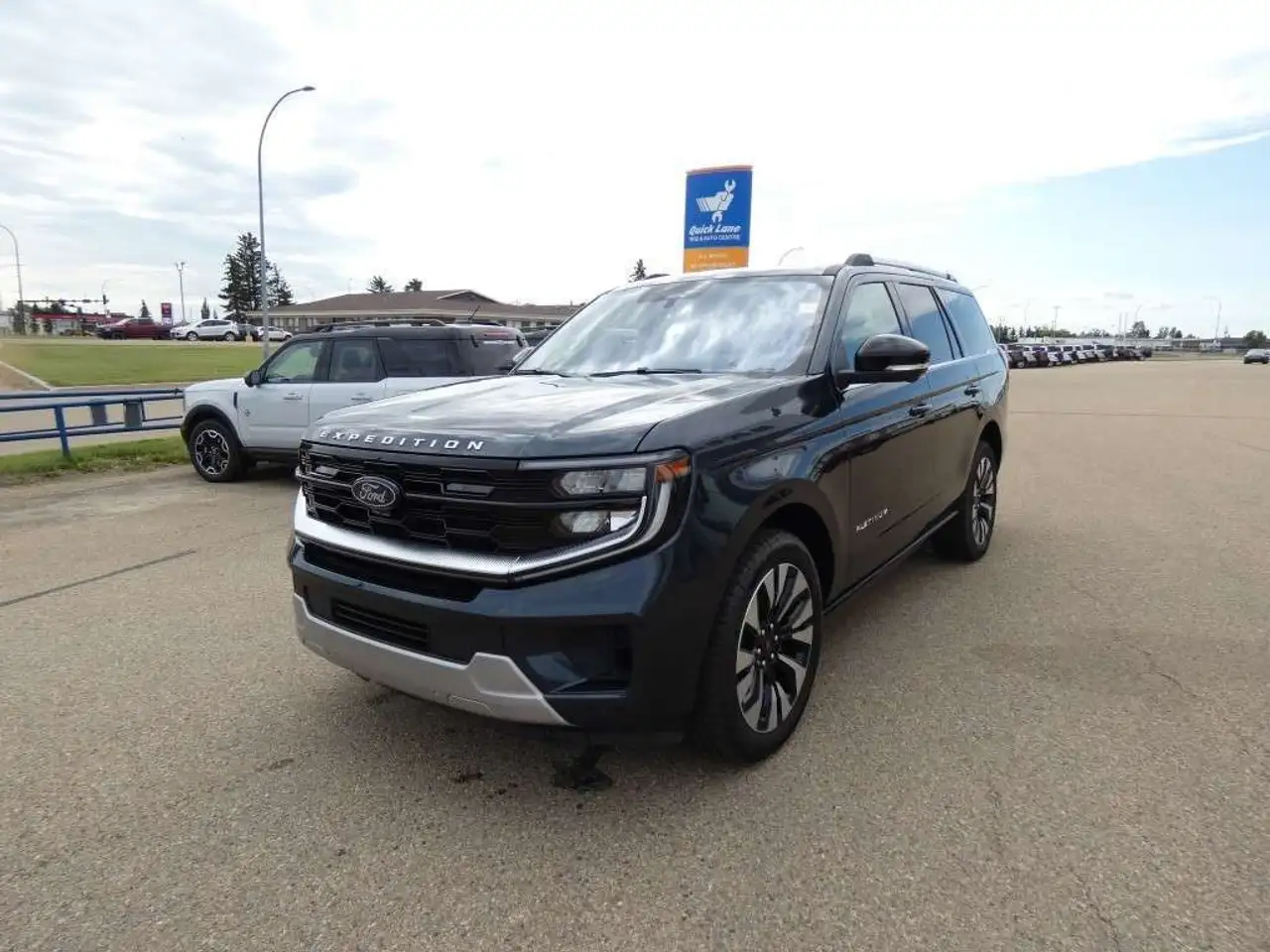 Ford Expedition - Image 1