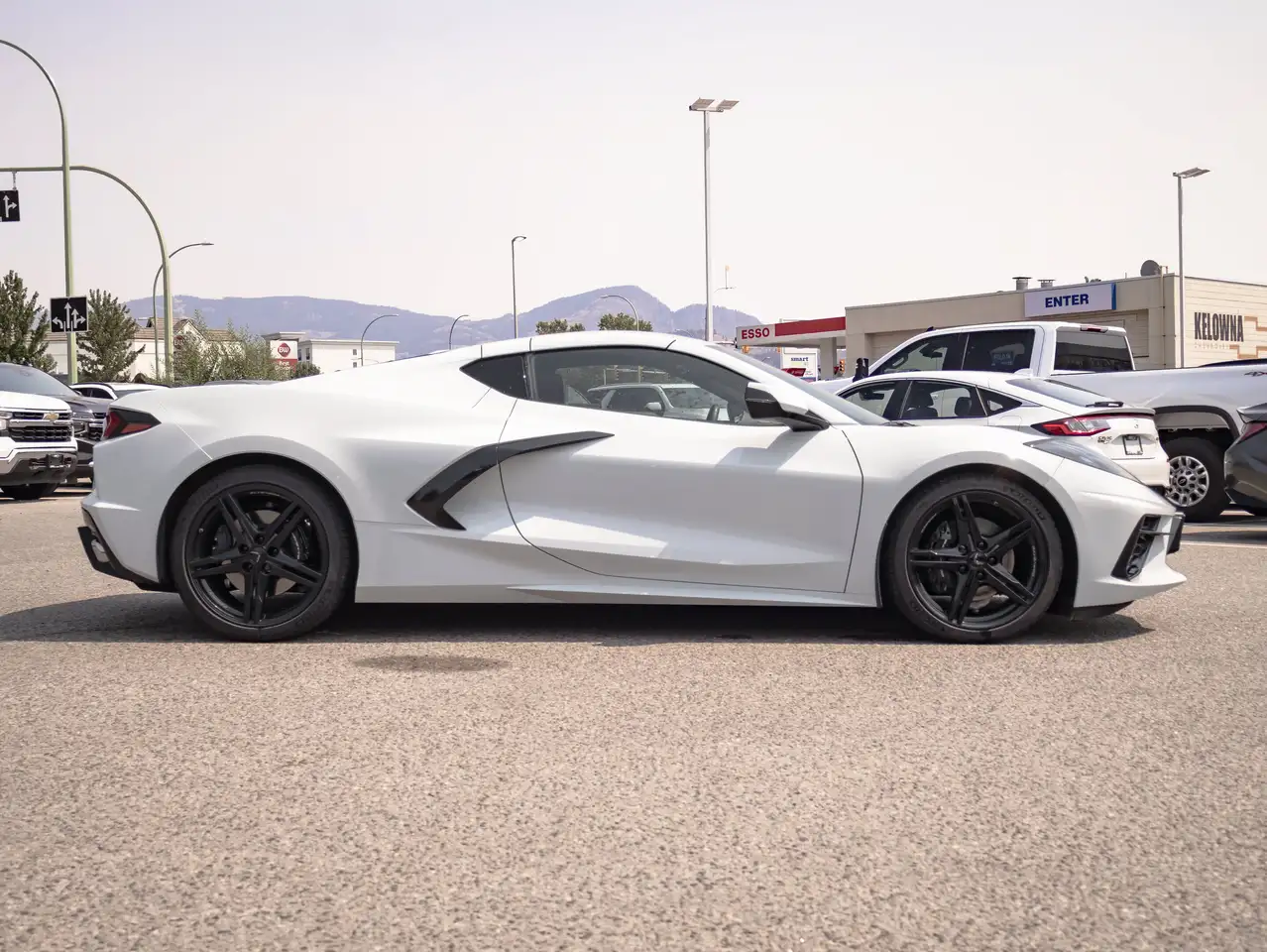 Chevrolet Corvette - Image 15