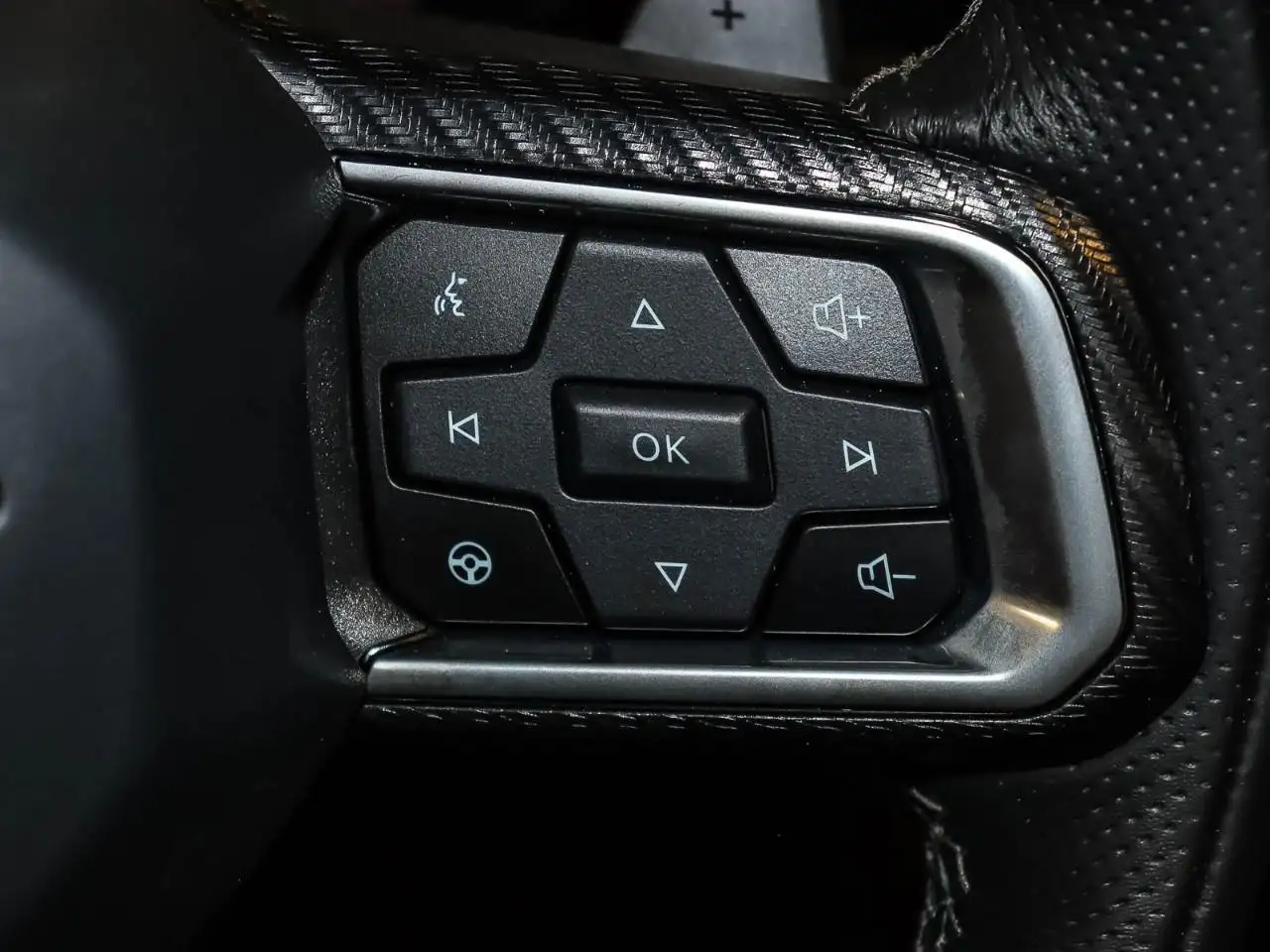 Ford Mustang - Image 13
