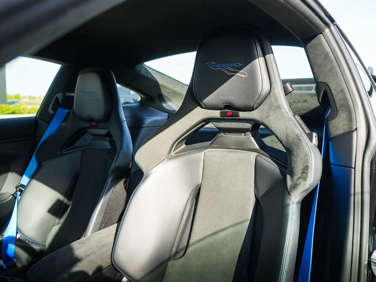 Porsche 911 - Image 19