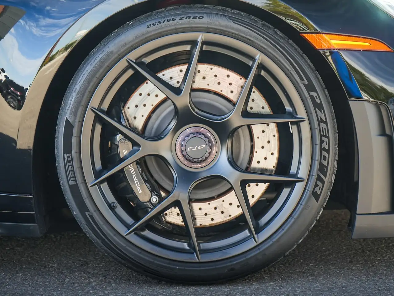 Porsche 911 - Image 2