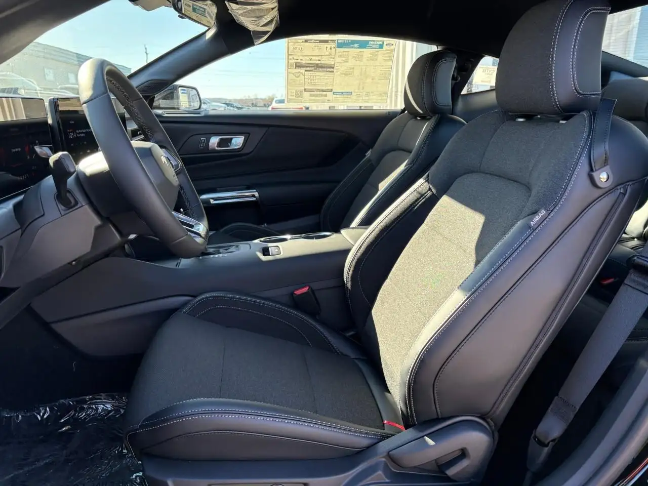 Ford Mustang - Image 12