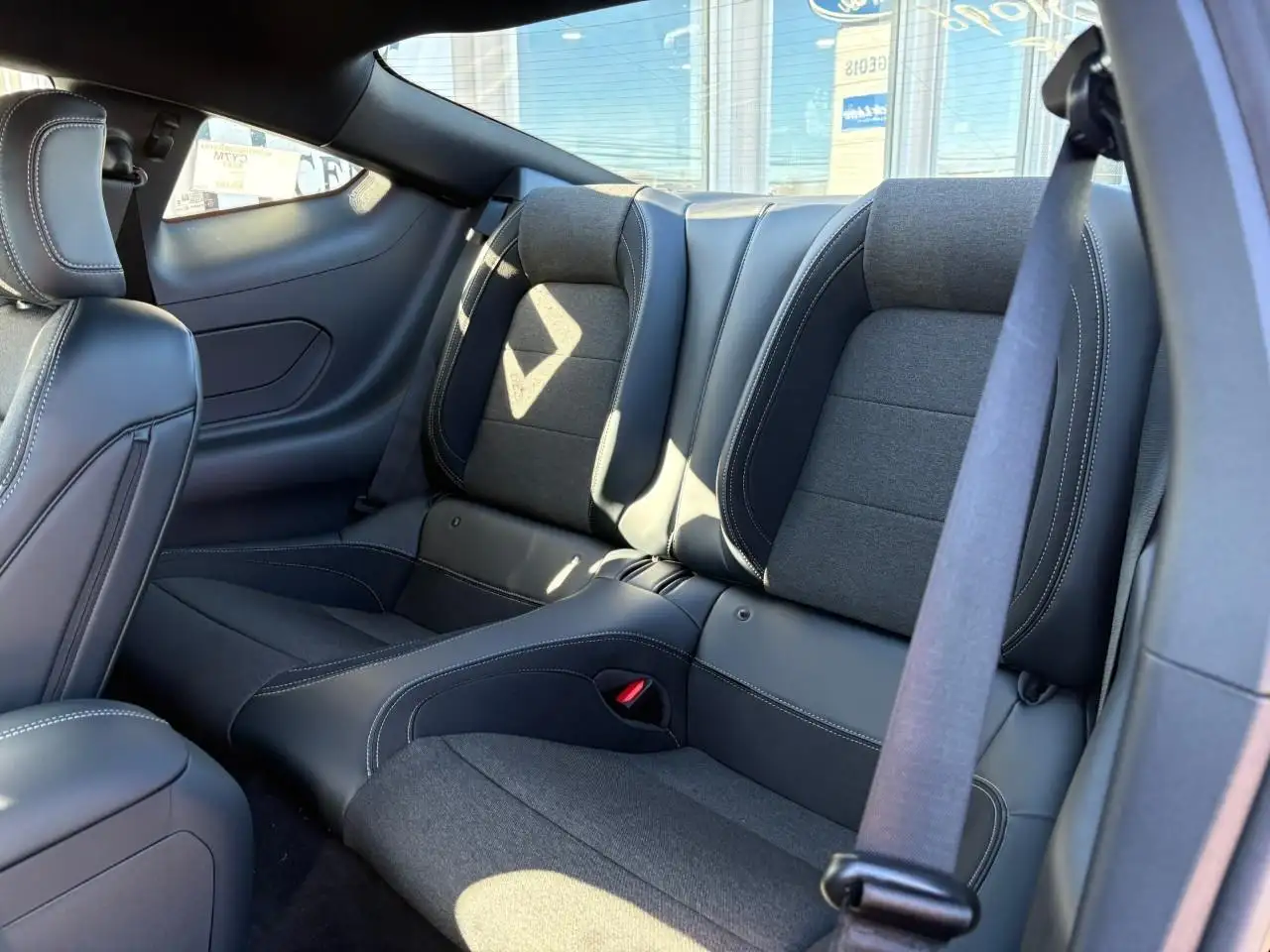 Ford Mustang - Image 14