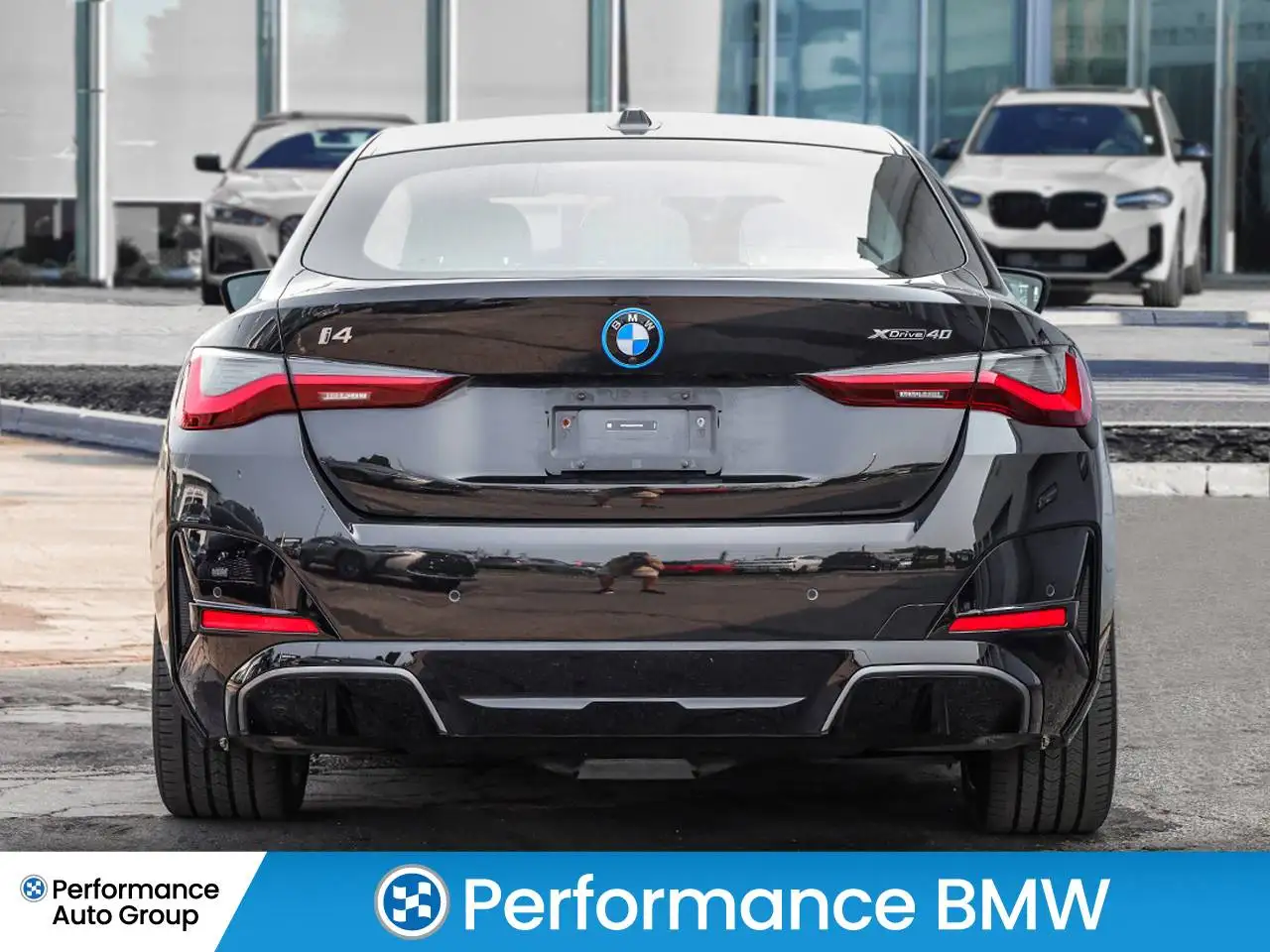 BMW i4 - Image 11