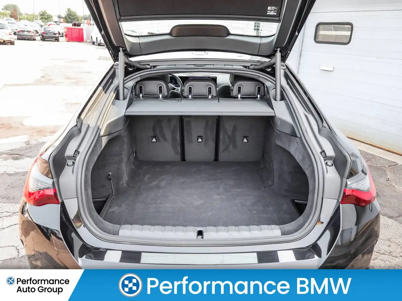 BMW i4 - Image 13