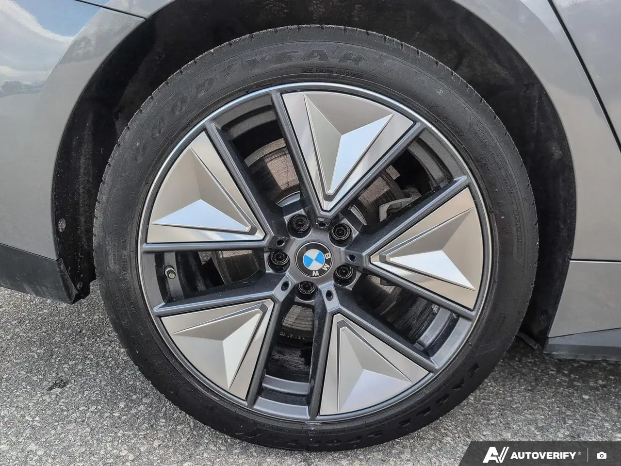 BMW i4 - Image 6
