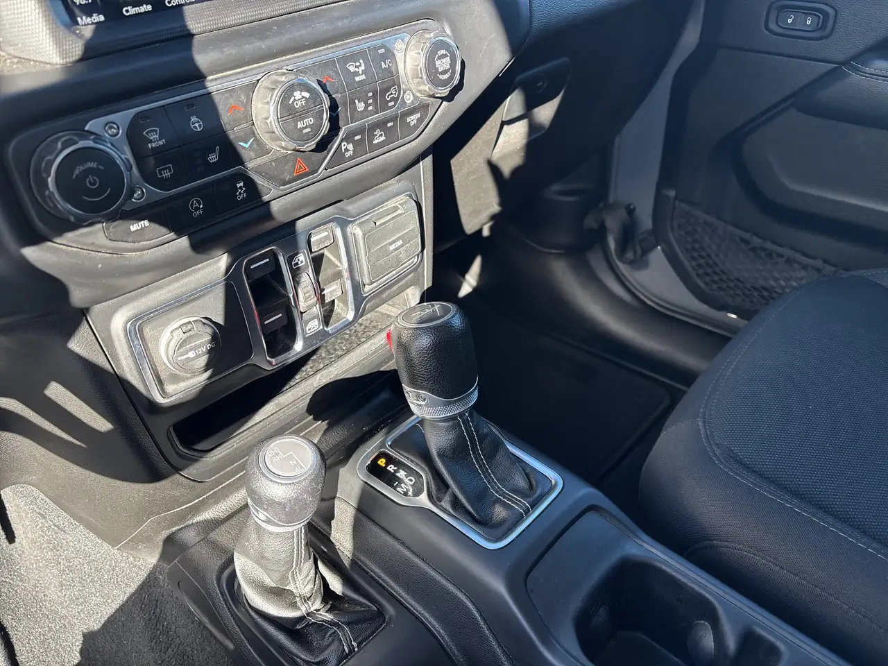 Jeep Gladiator - Image 21