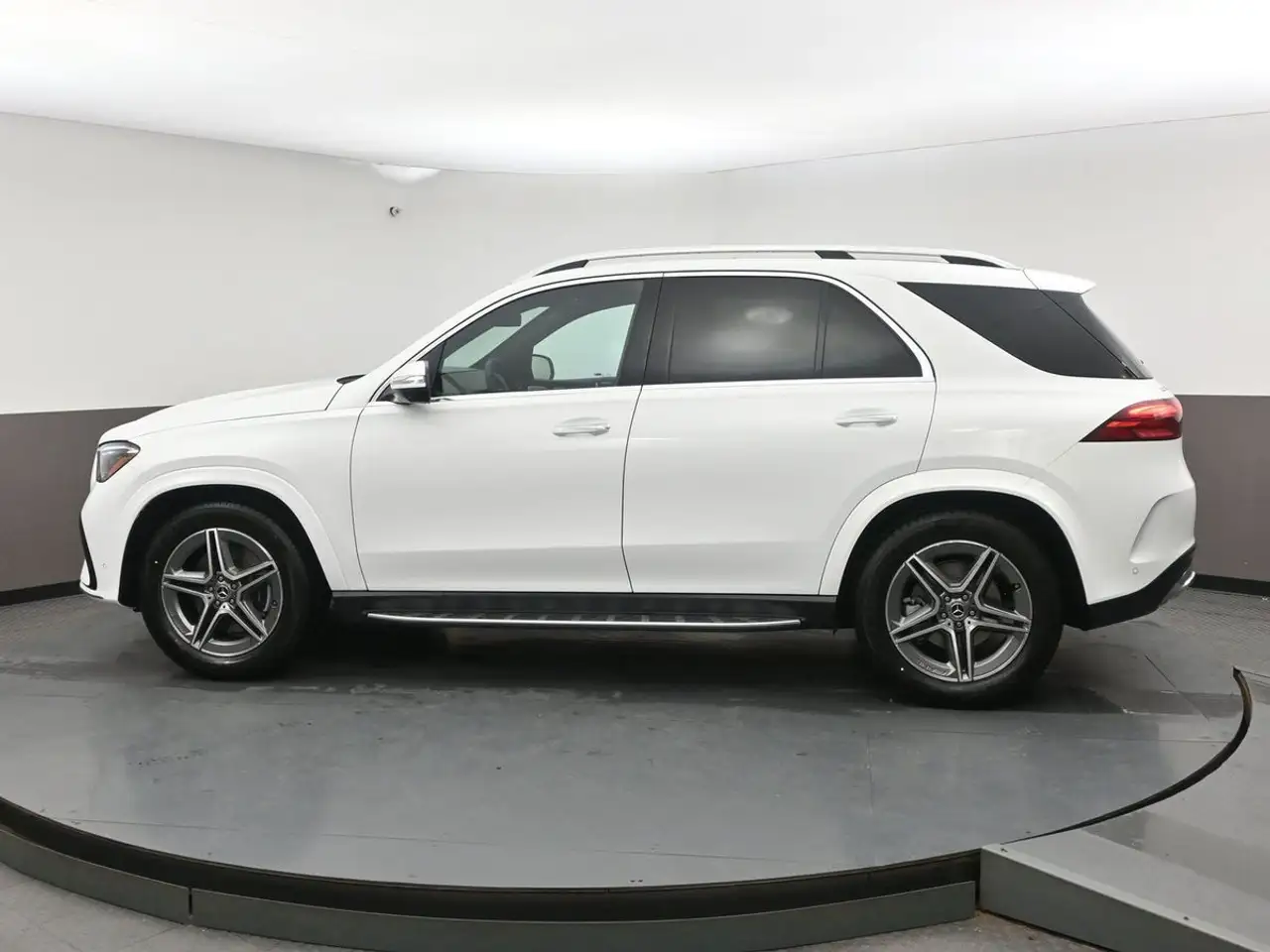 Mercedes-Benz GLE - Image 33