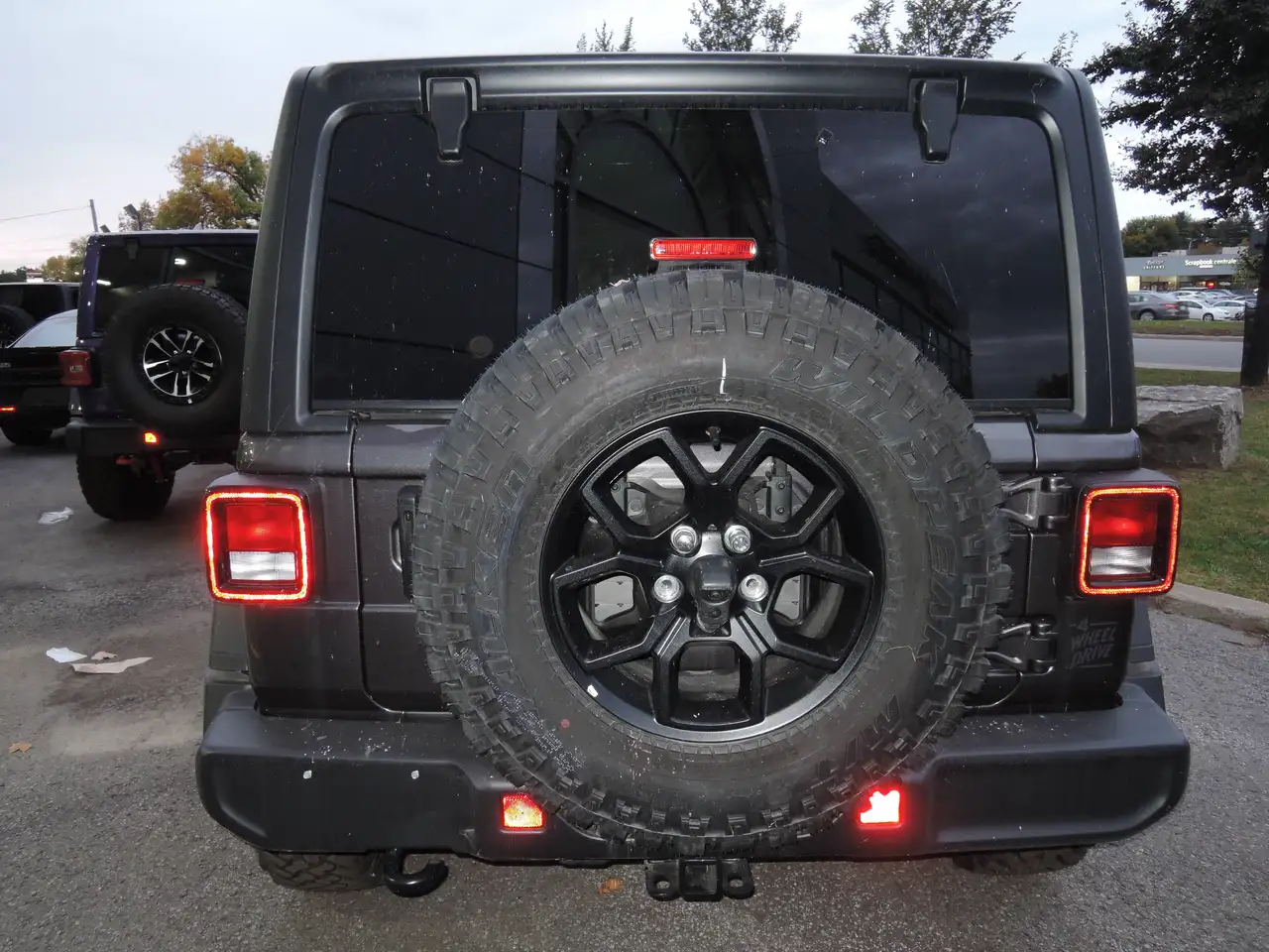 Jeep Wrangler - Image 8