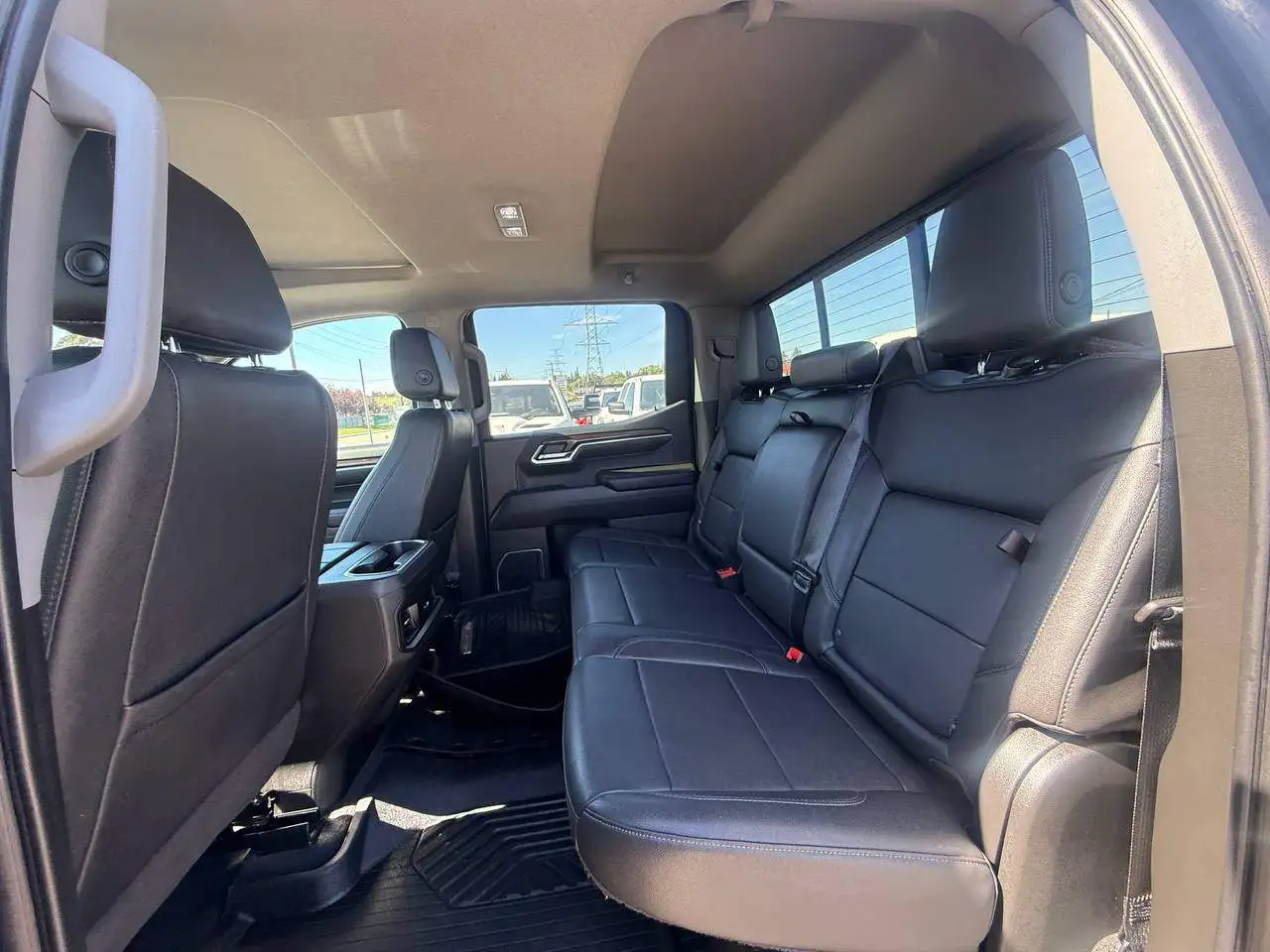 Chevrolet Silverado 1500 - Image 16
