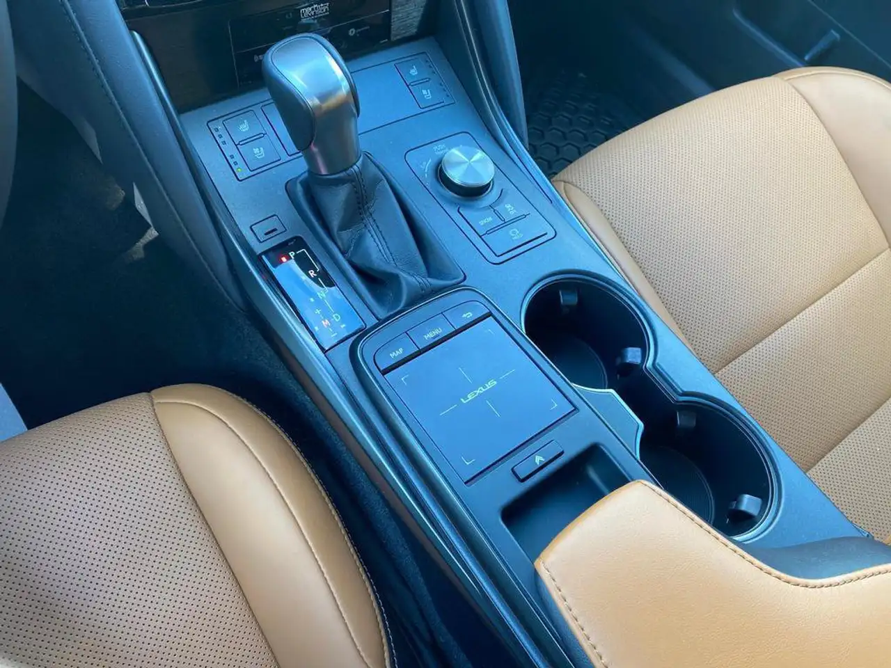 Lexus IS - Image 23
