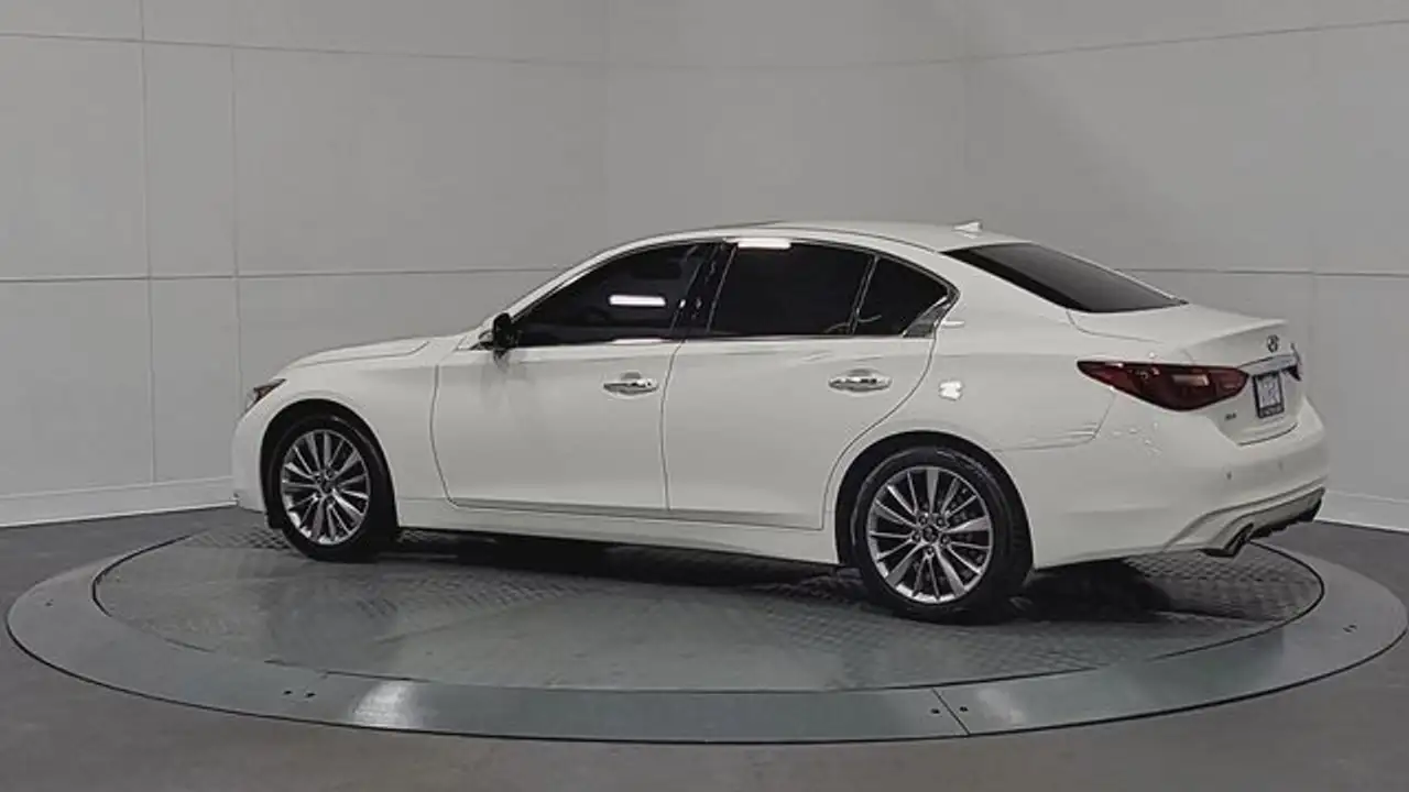 Infiniti Q50 - Image 6