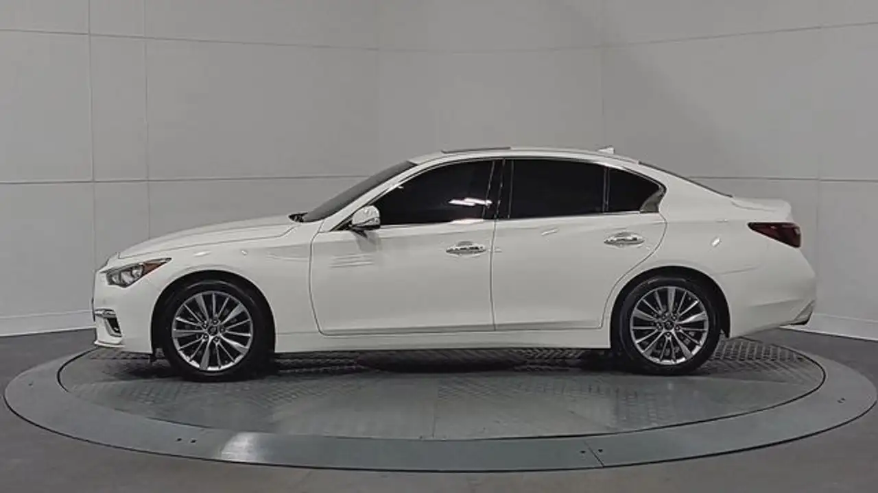 Infiniti Q50 - Image 5