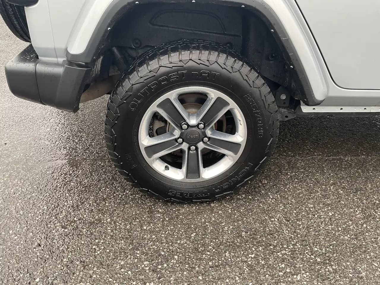 Jeep Wrangler - Image 12