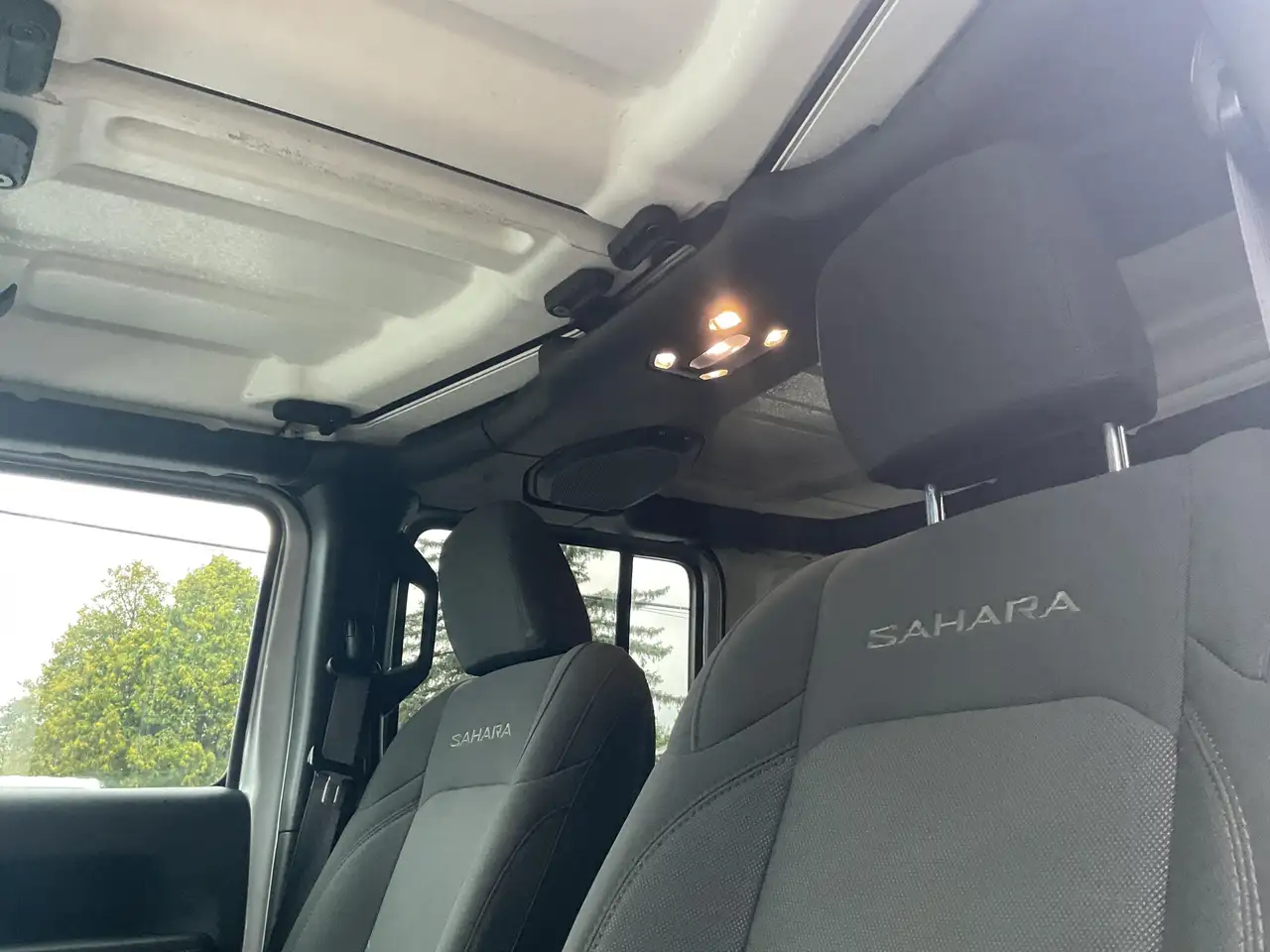 Jeep Wrangler - Image 30