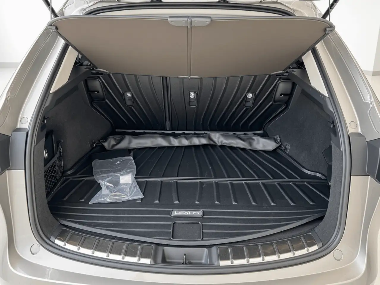 Lexus NX - Image 8