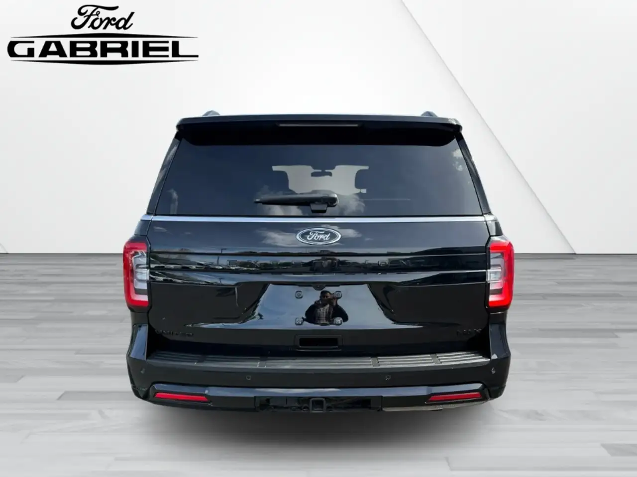 Ford Expedition - Image 4