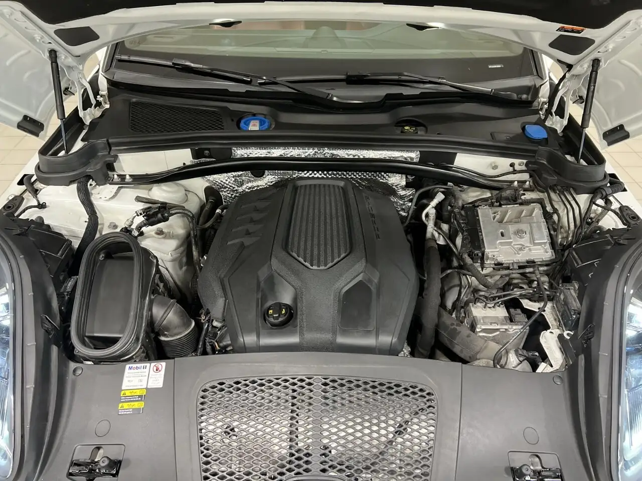 Porsche Macan - Image 30