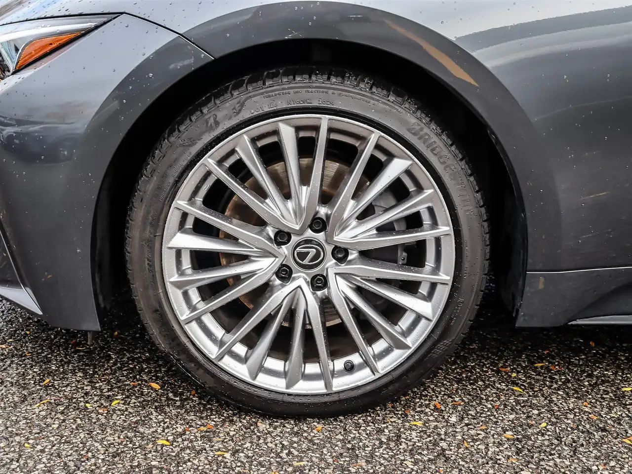 Lexus IS - Image 25