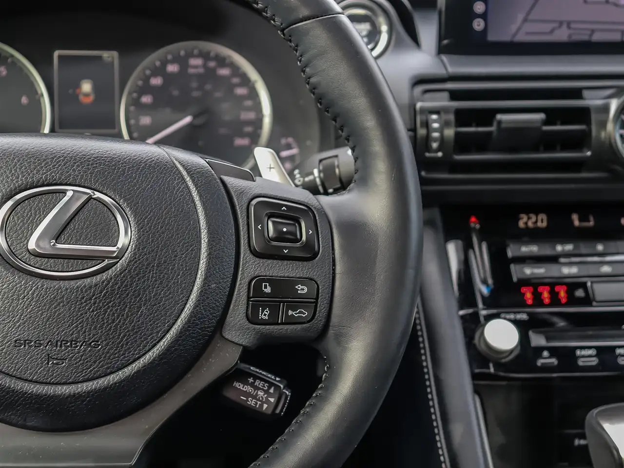 Lexus IS - Image 15