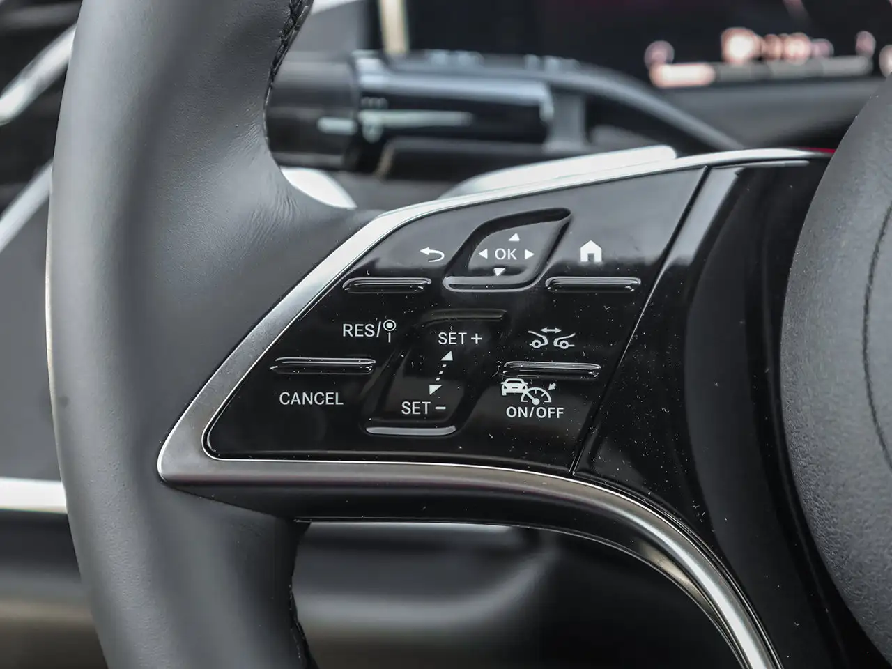 Mercedes-Benz E-Class - Image 16