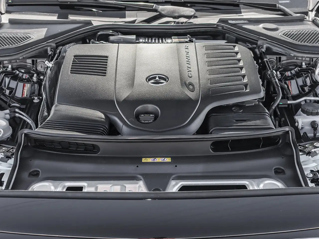 Mercedes-Benz E-Class - Image 13