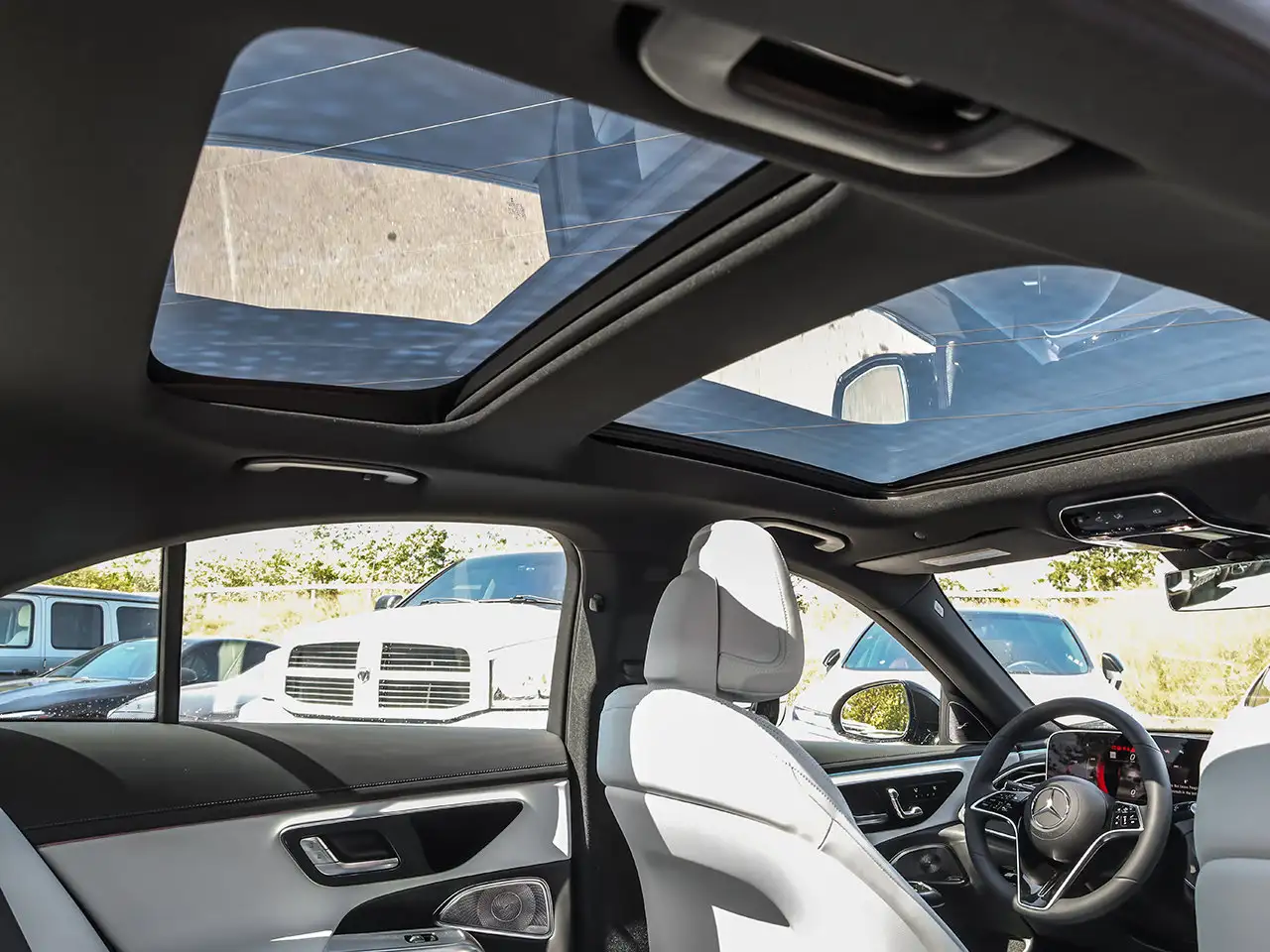 Mercedes-Benz E-Class - Image 11