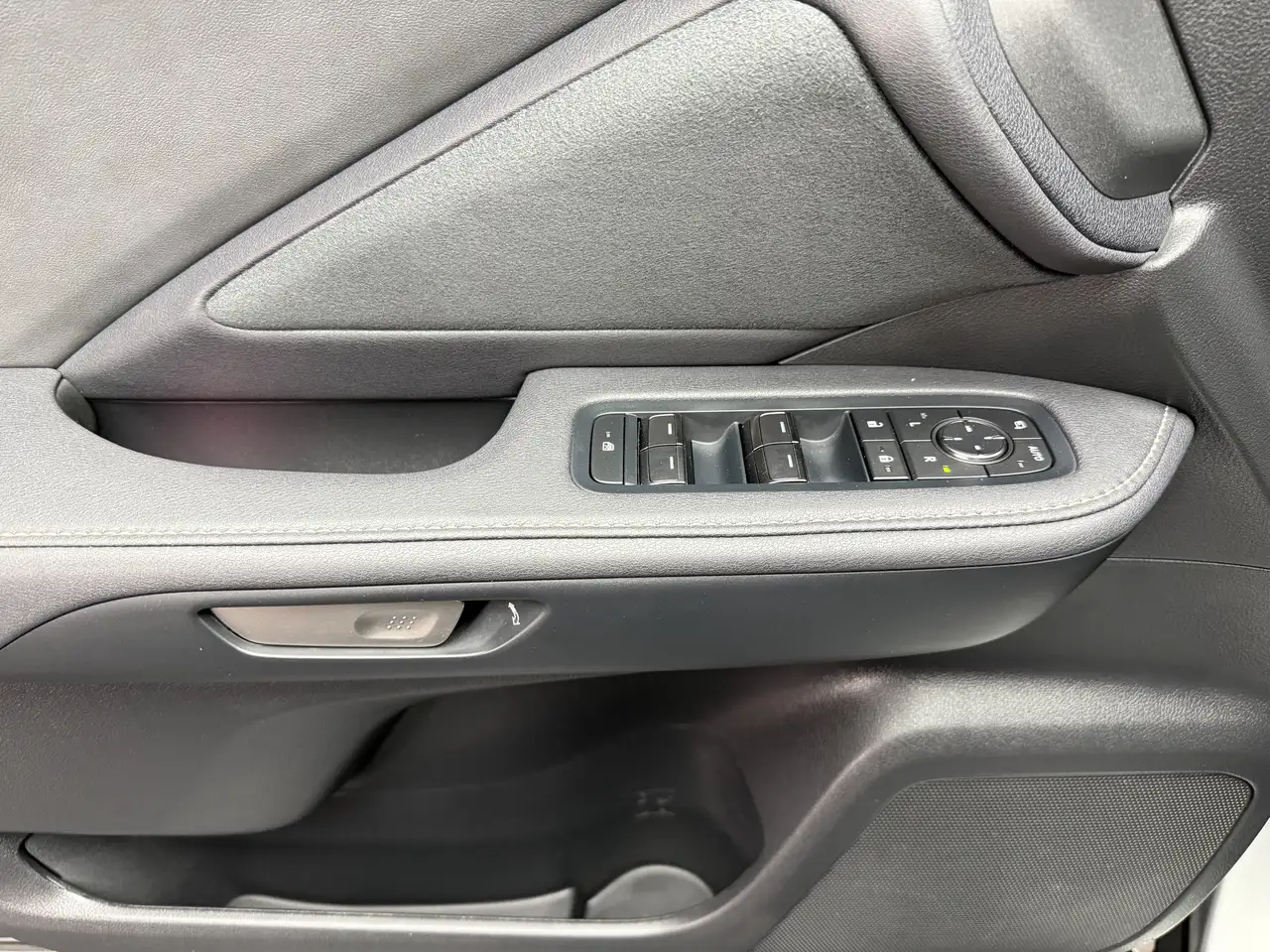 Lexus TX - Image 14