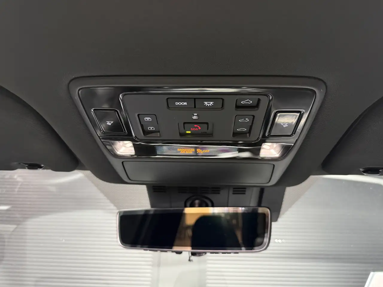 Lexus TX - Image 24