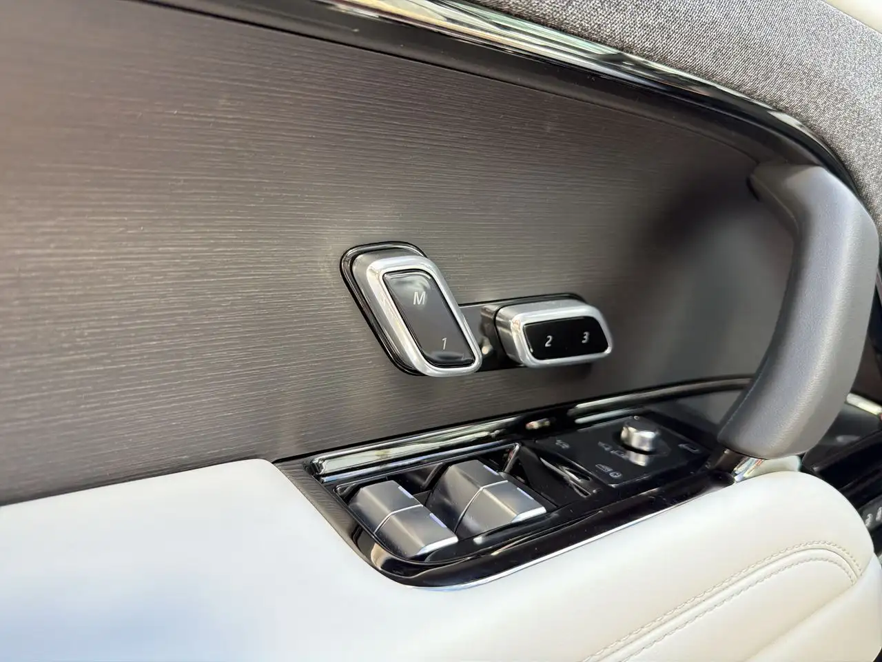 Land Rover Range Rover Sport - Image 9