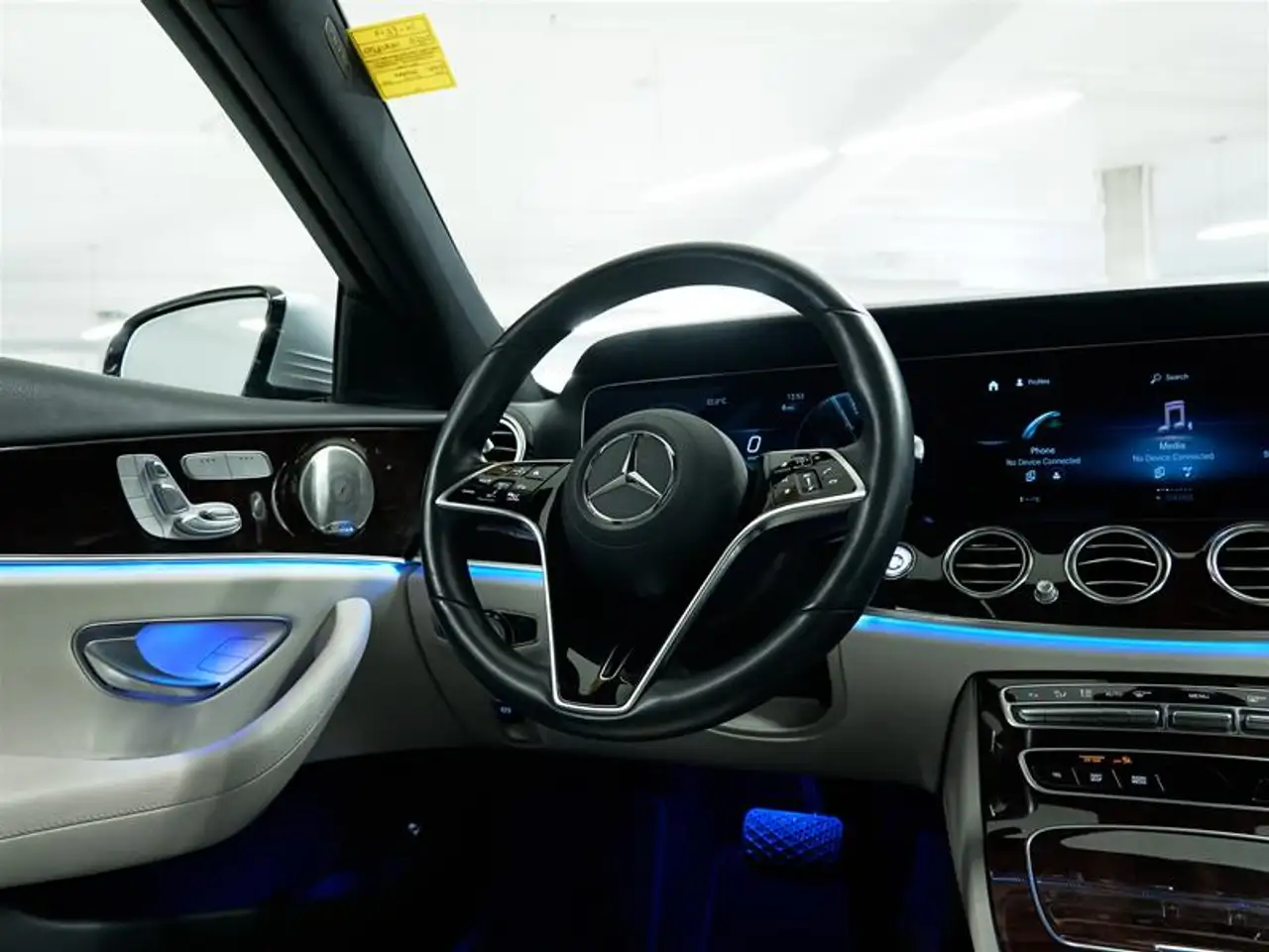 Mercedes-Benz E-Class - Image 26