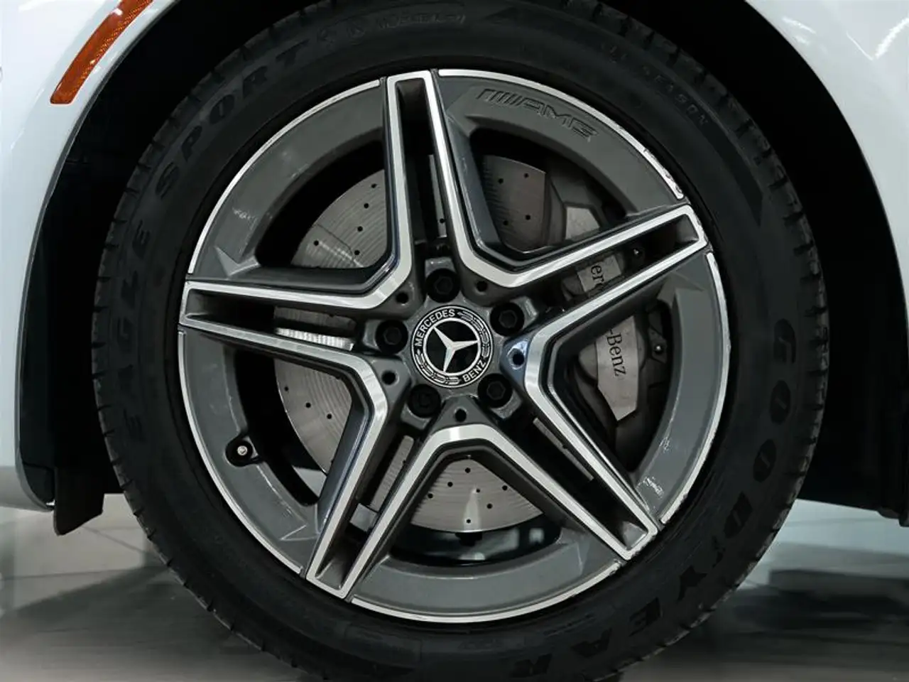 Mercedes-Benz E-Class - Image 7