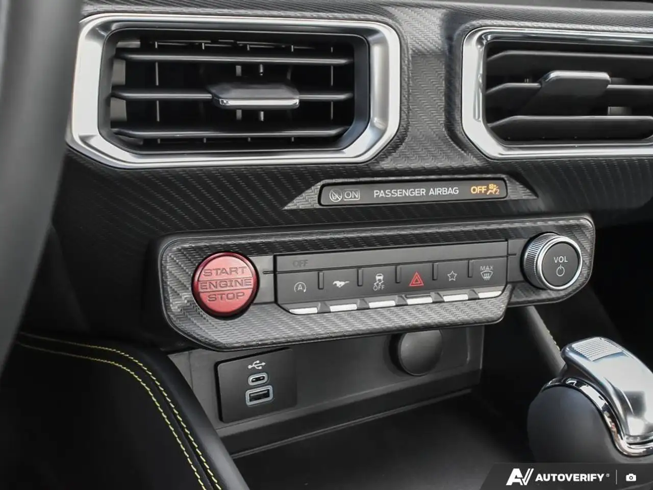 Ford Mustang - Image 22