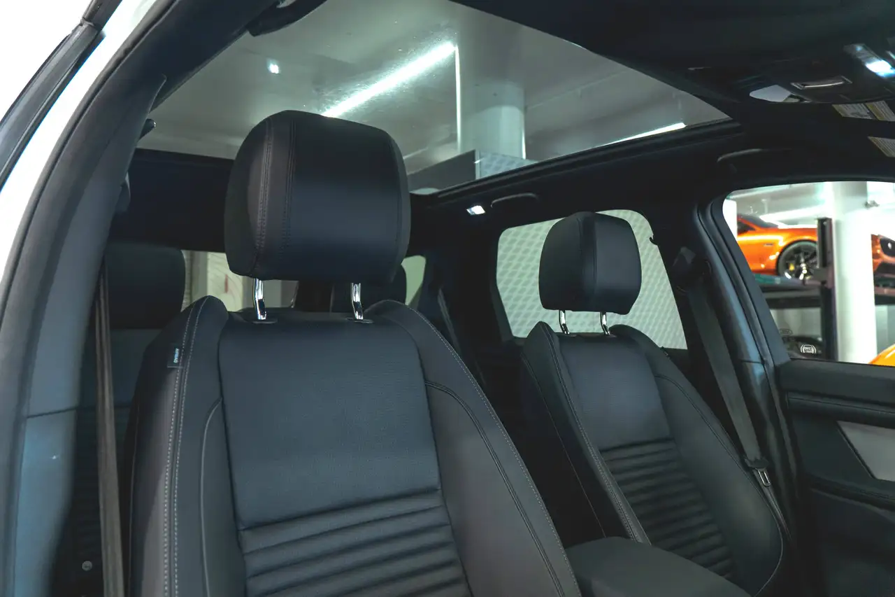 Land Rover Discovery Sport - Image 3