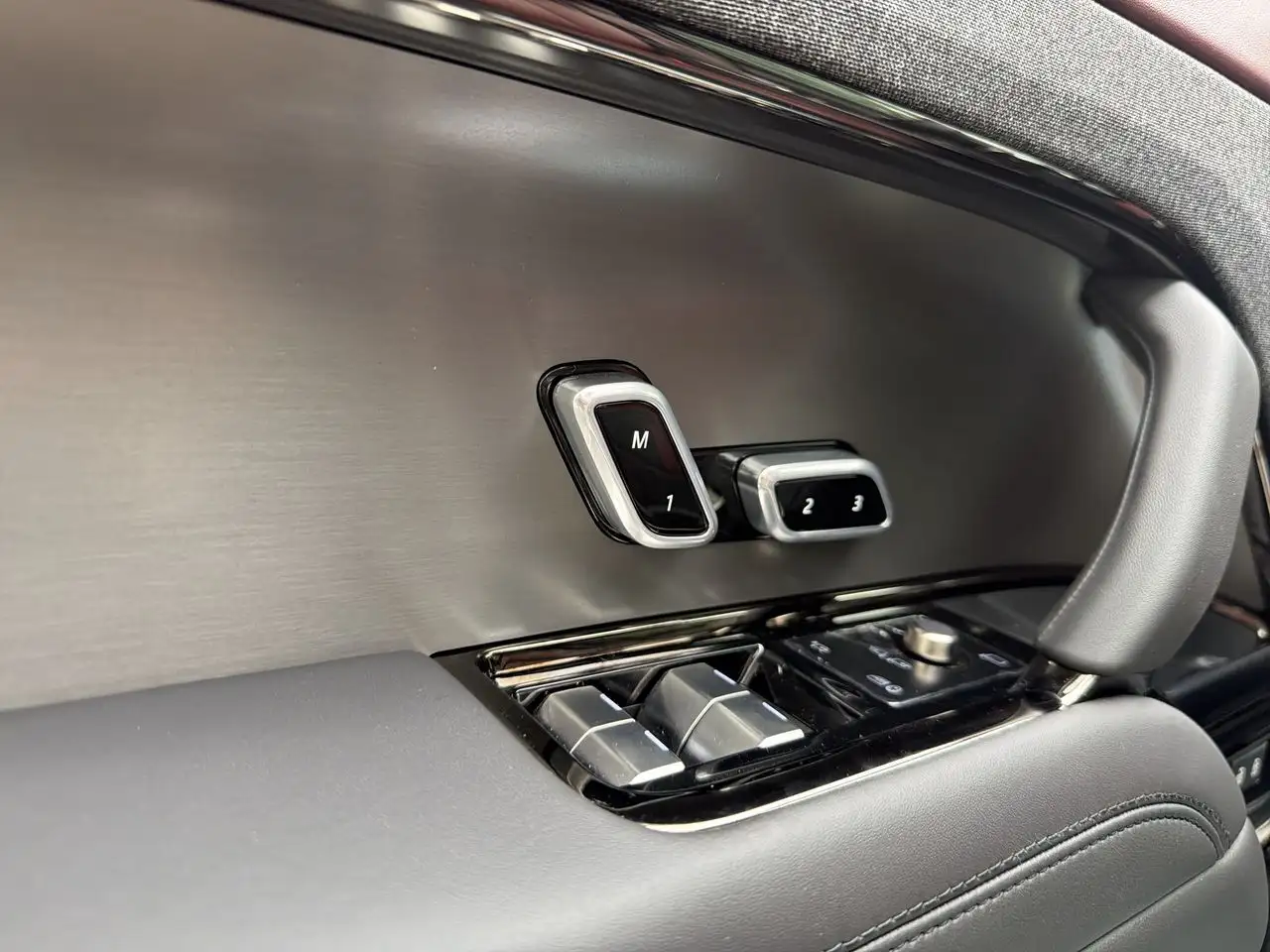 Land Rover Range Rover Sport - Image 9