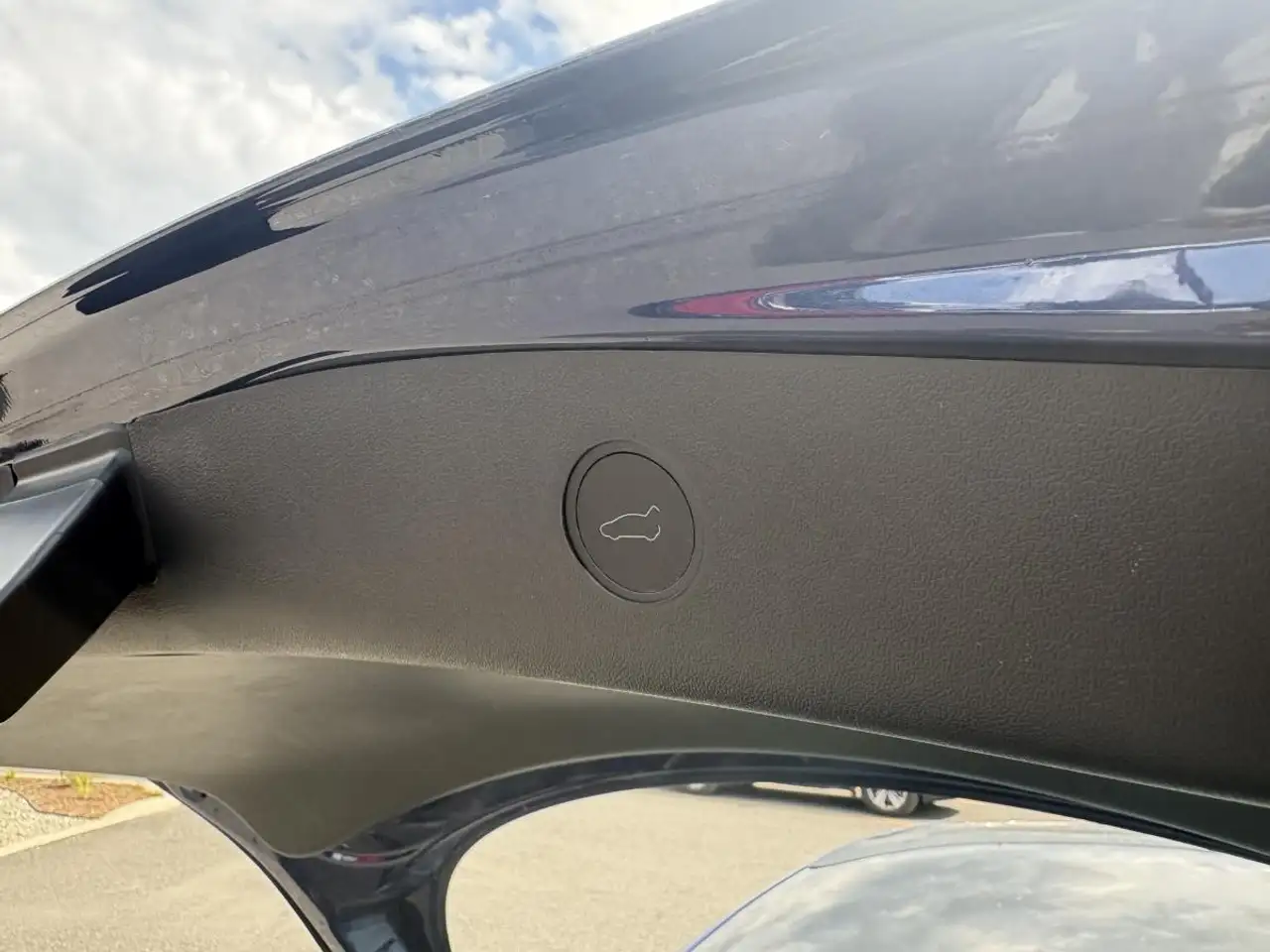 Tesla Model 3 - Image 22