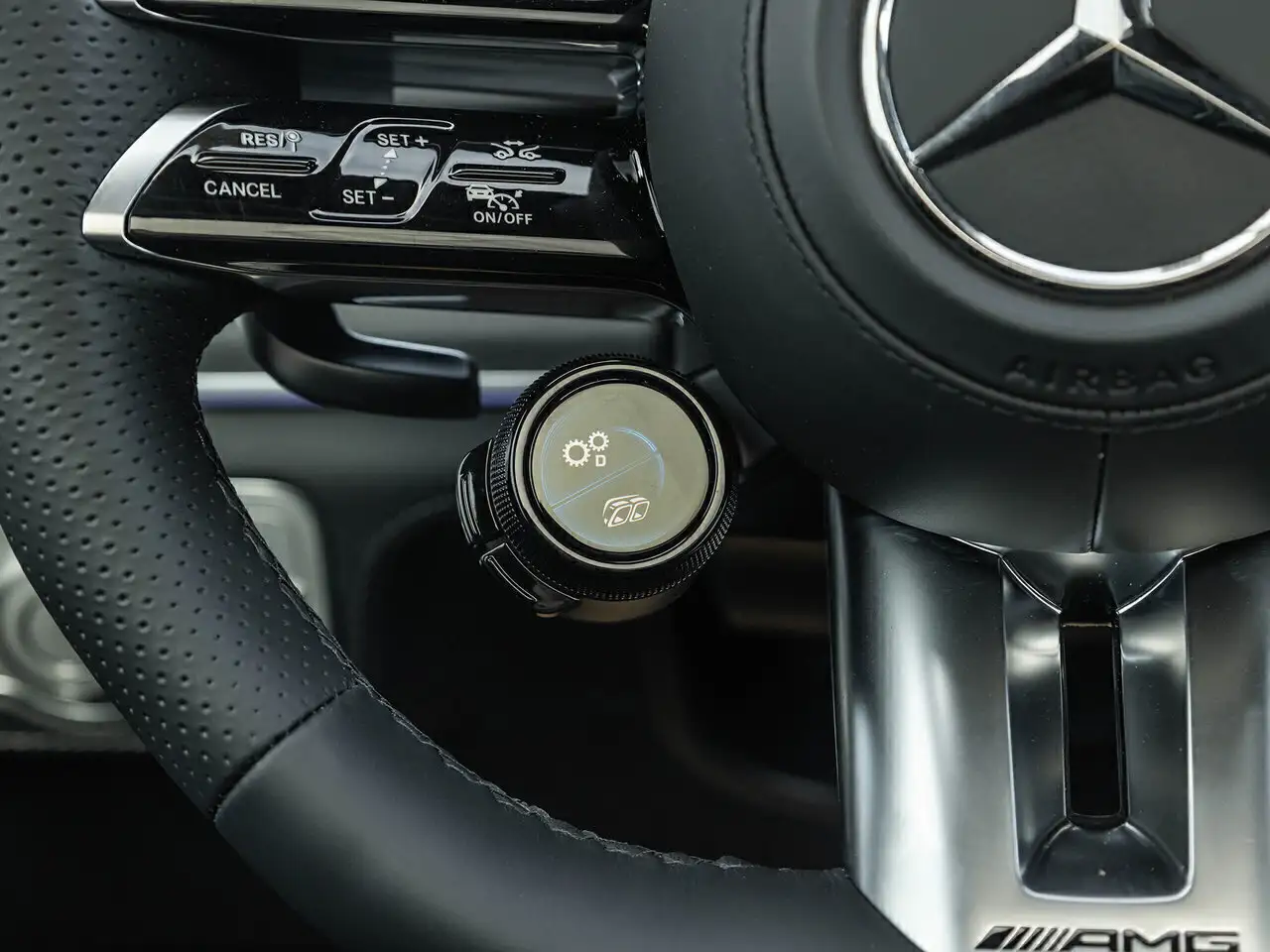 Mercedes-Benz GLE - Image 18