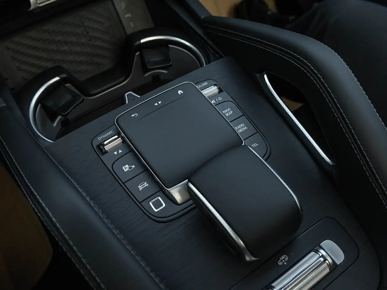 Mercedes-Benz GLE - Image 29