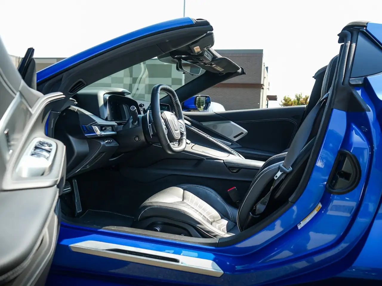 Chevrolet Corvette - Image 14