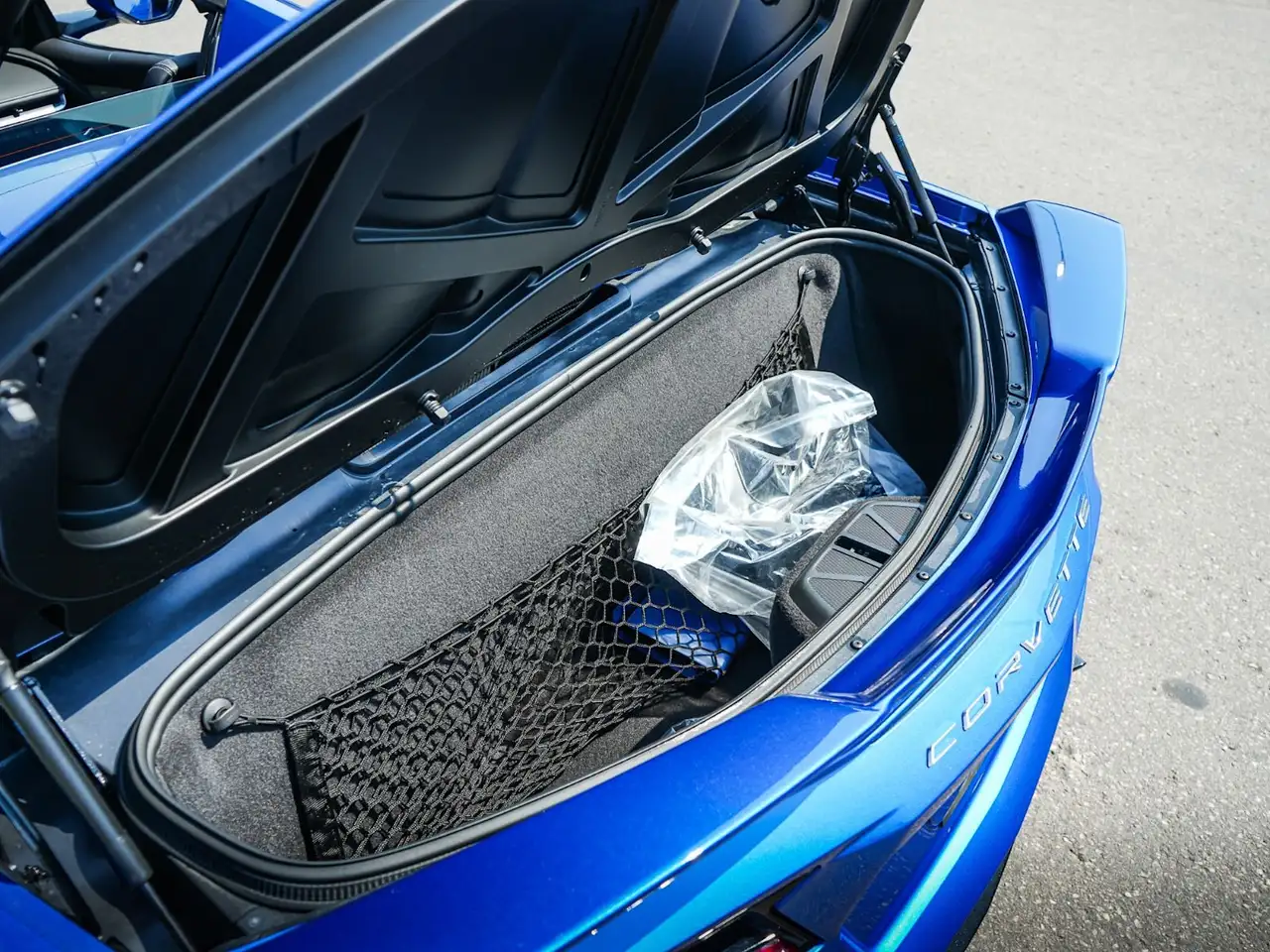 Chevrolet Corvette - Image 11