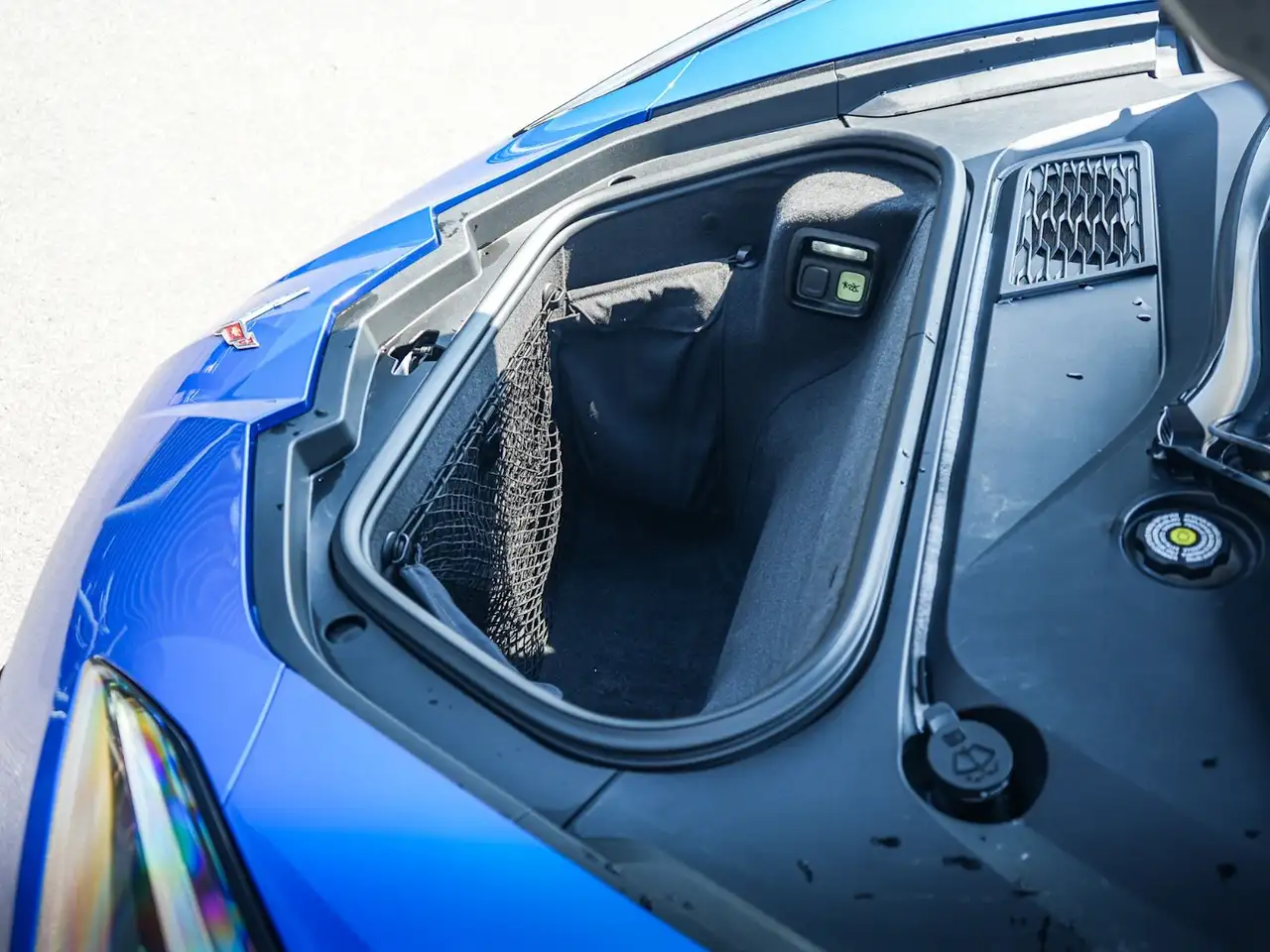 Chevrolet Corvette - Image 13