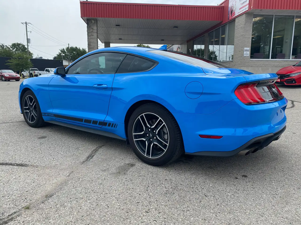 Ford Mustang - Image 6