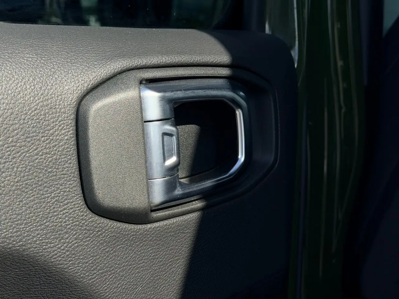 Jeep Wrangler - Image 20