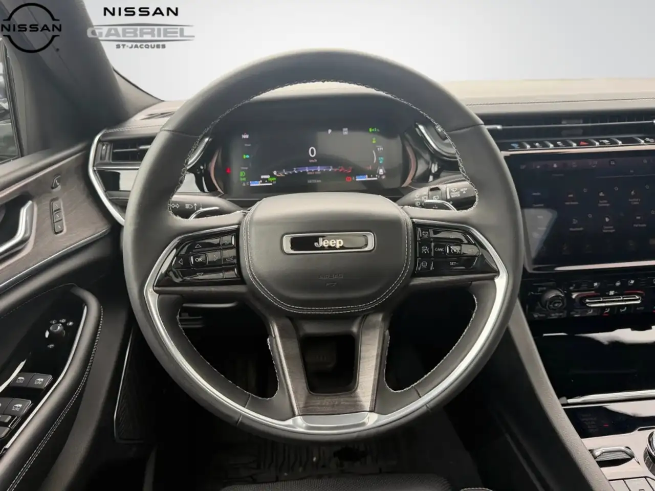 Jeep Grand Cherokee - Image 16