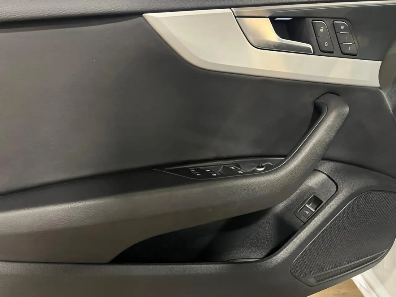 Audi A4 - Image 37