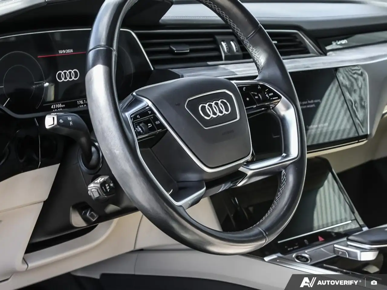 Audi Q8 e-tron - Image 13